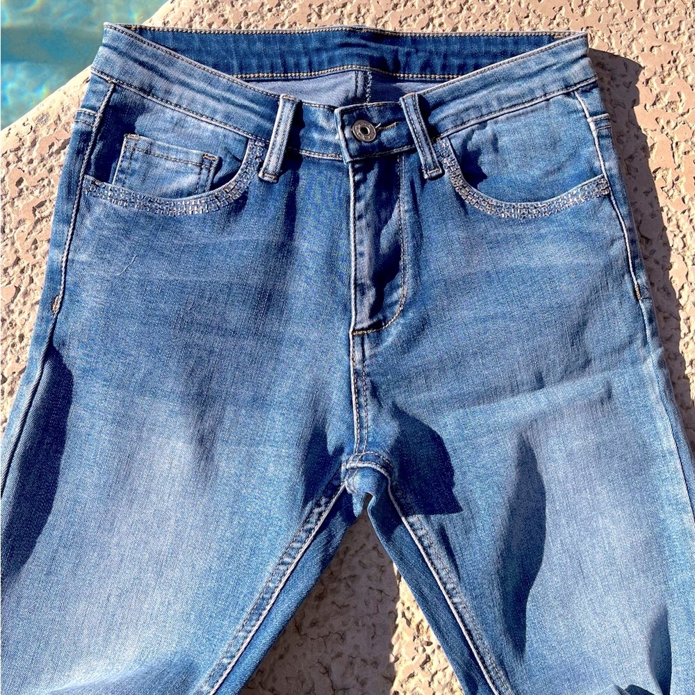 Jeans with diamonds flare NWOT - Picture 3 of 11